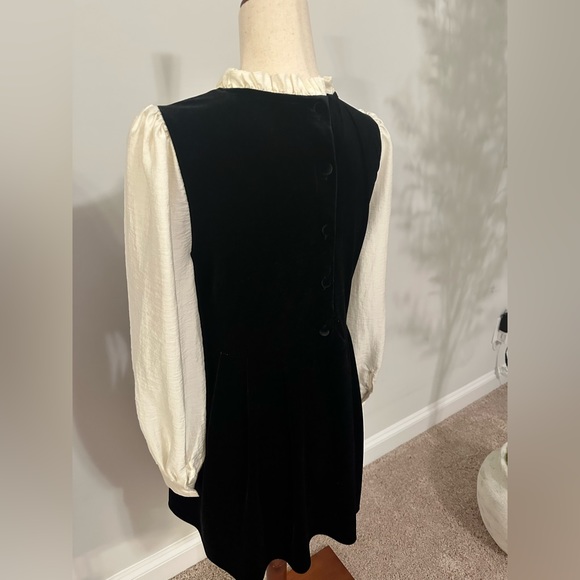 Korean Dress ♥️ - Picture 2 of 2